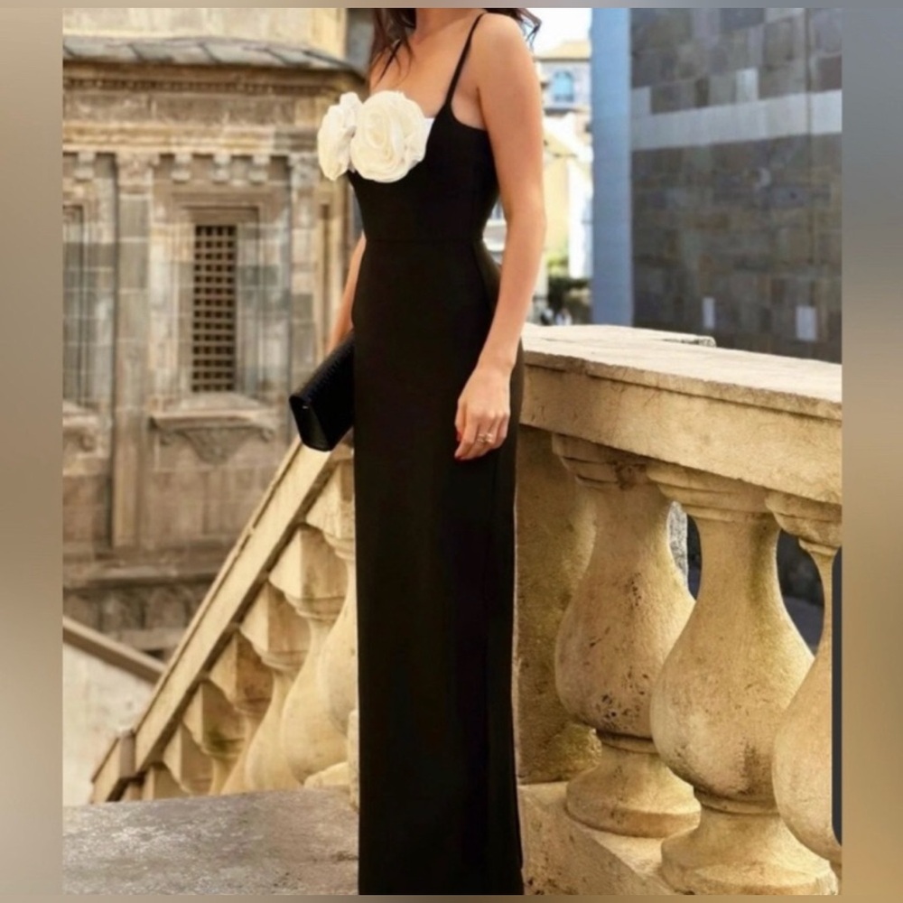 CATWALK CONNECTION SANDRI
MAXI DRESS. . - Picture 2 of 5